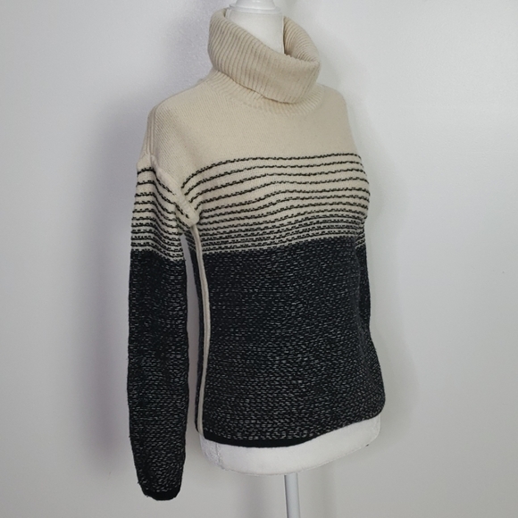 Athleta Sweaters - Athleta Merino Wool Turtle Neck Sweater, Sz XS